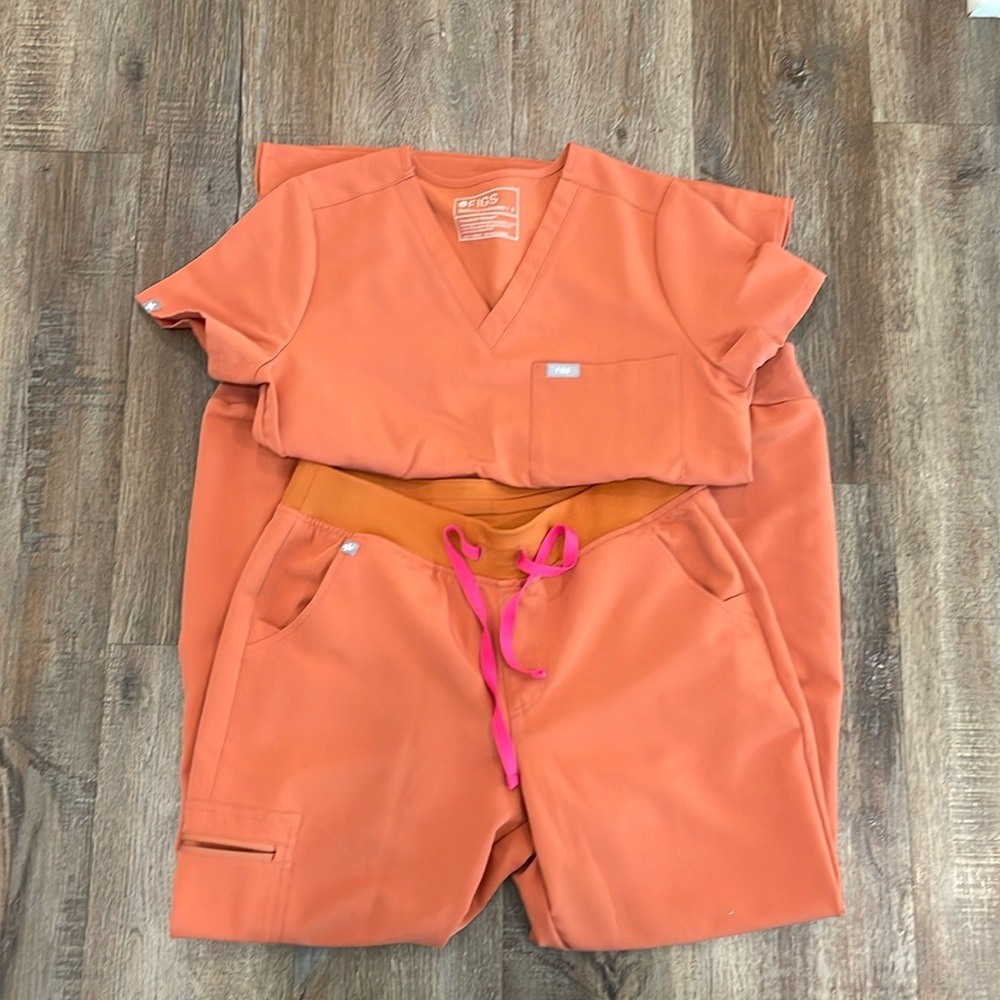 Terracotta Figs scrub set